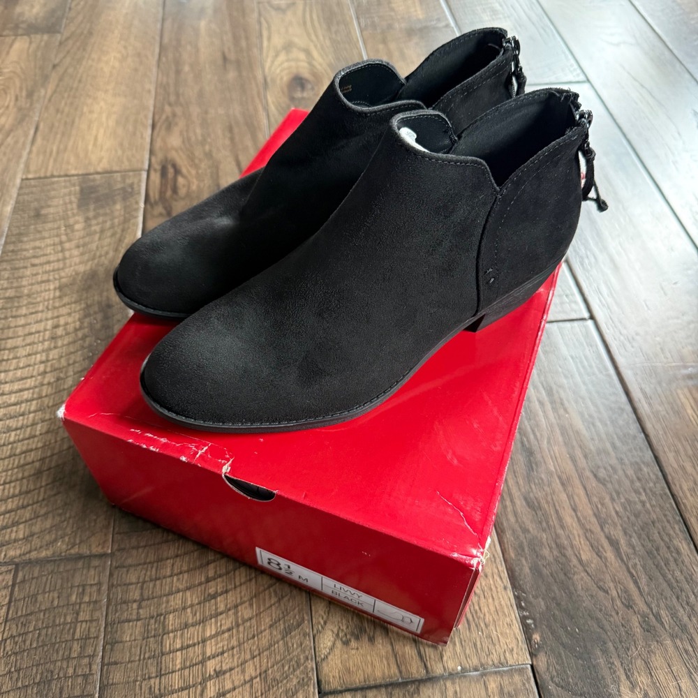 Journee‎ Collection Livvy Black Faux Suede Ankle Boots Low Heel Womens 8.5 M